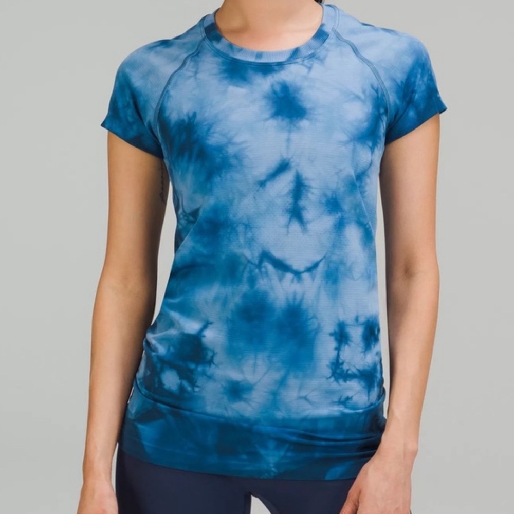 Lululemon Blue tie dye swiftly tech hip length size 6